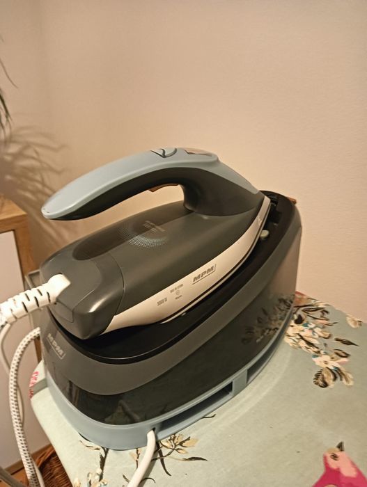 Żelazko ze stacją parową MPM