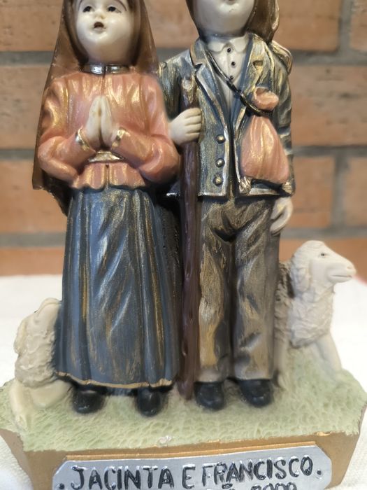 Estátua de Jacinta e Francisco: Beatificação 2000