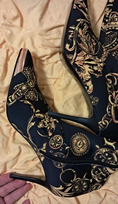 Espetaculares BOTAS mulher VERSACE Preto/Ouro