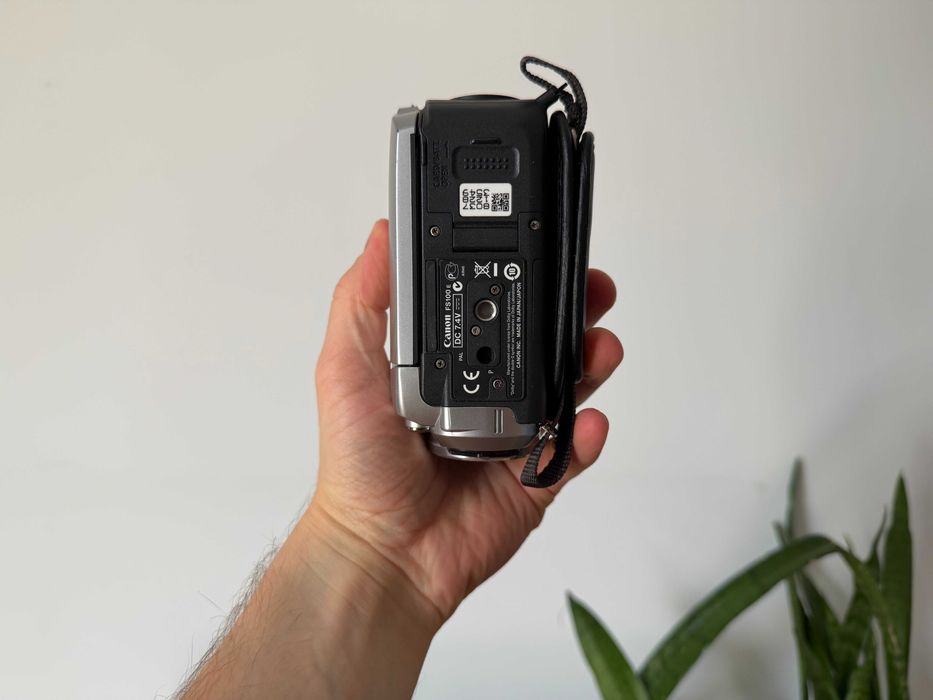 Kamera Canon FS100 | Camcoder | Dad cam | Super stan | VHS ale wygodniej bo na kartę SD
