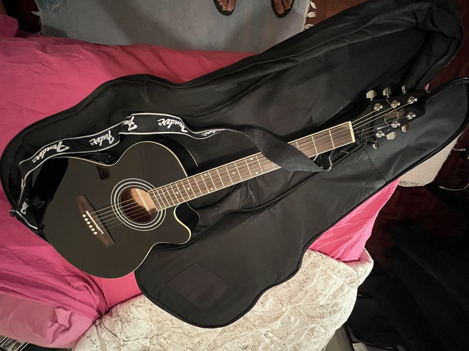 Guitarra Electr-Acust FENDER  STAG c/ estojo completamente NOVA
