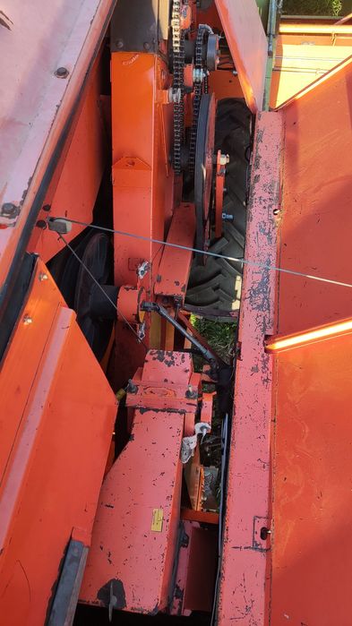 Комбайн зернозбиральний Дронингборг