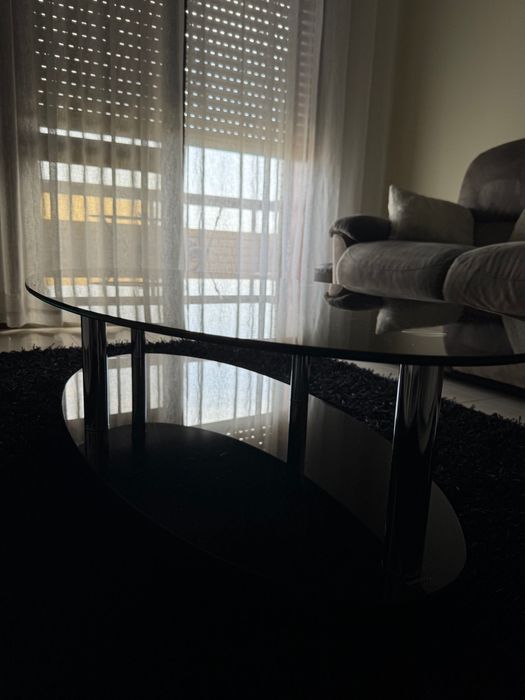 Conjunto de dois sofás e mesa