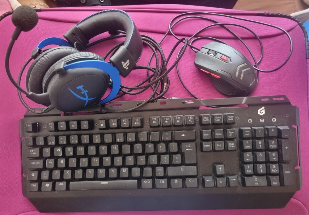 Conjunto Gaming com Teclado, Rato e Auscultadores