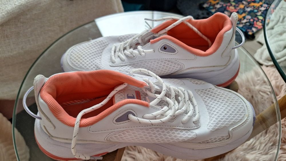 Buty CHAMPION rozmiar 39 wkładka: 24cm