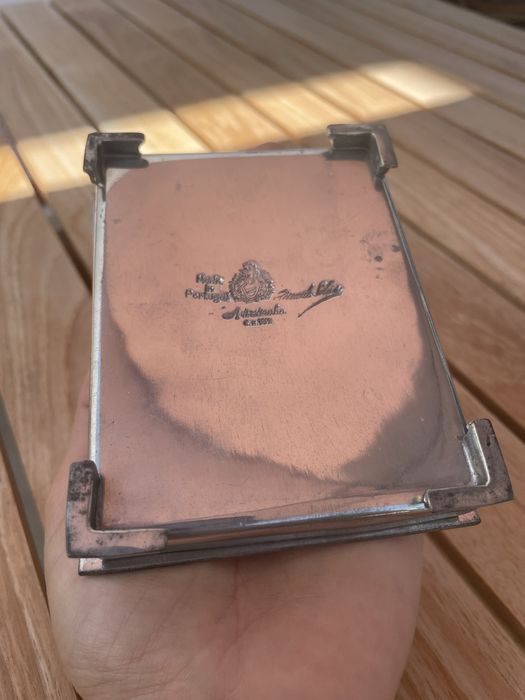 Caixa porta cartões com cimo ovalizado