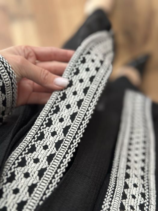 Костюм із нашивкою