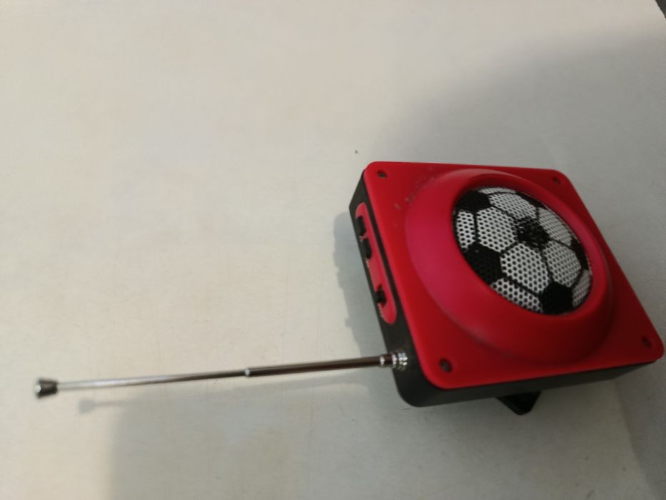 Радіоприймач автономний з самопідзарядкою