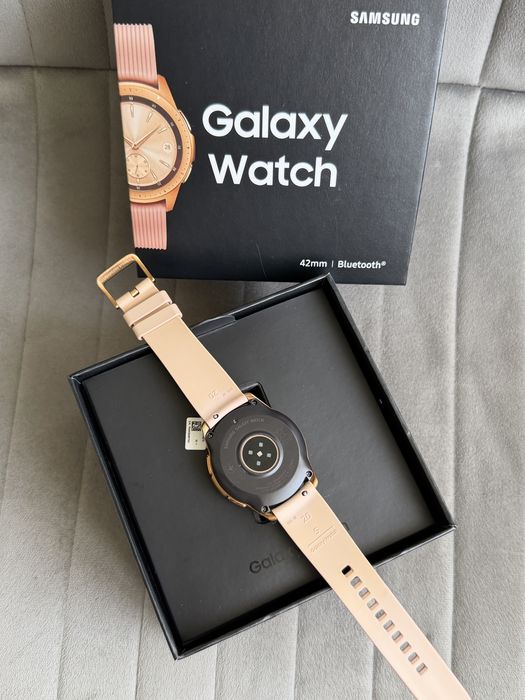 Смарт-часы Samsung Galaxy Watch 42mm (Rose Gold)