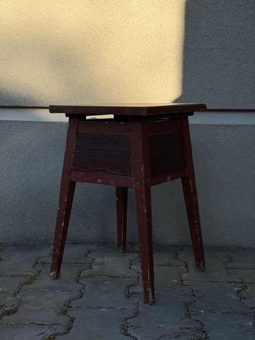 Taboret z pojemnikiem – vintage