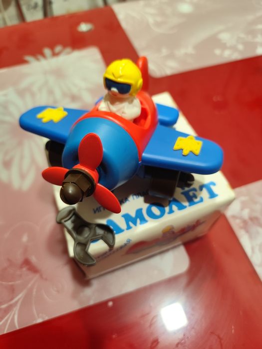Продам іграшку самальотик
