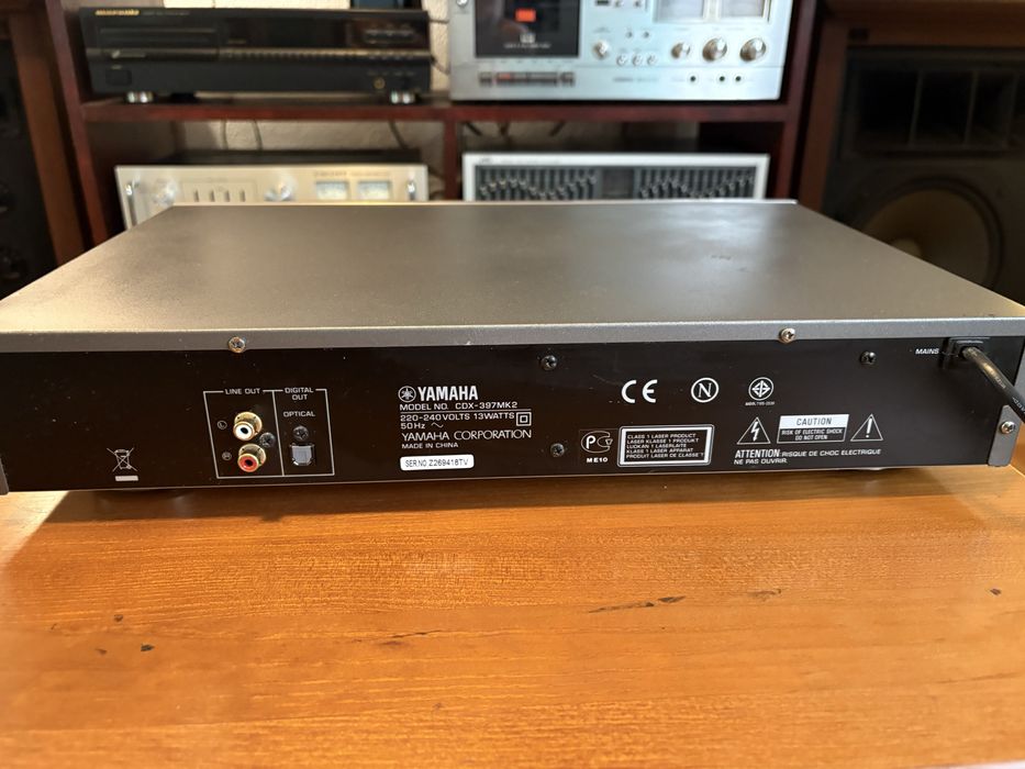 Leitor de CD Yamaha CDX-397MK2