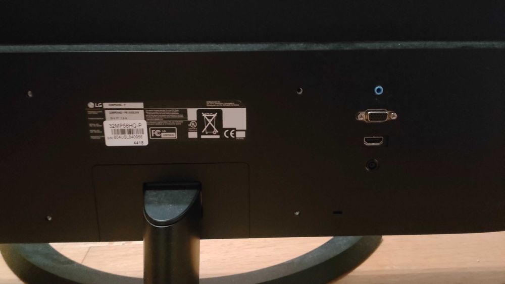 Monitor LG, HD 1920x1080, 32" cale, 1x HDMI, 1x VGA