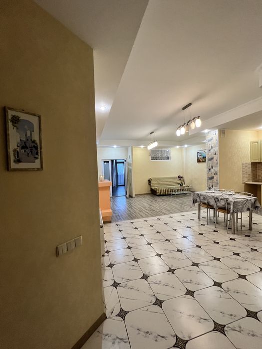 Здам подобово 3 кімнатну квартиру з видом на Дніпро в районі Казбет