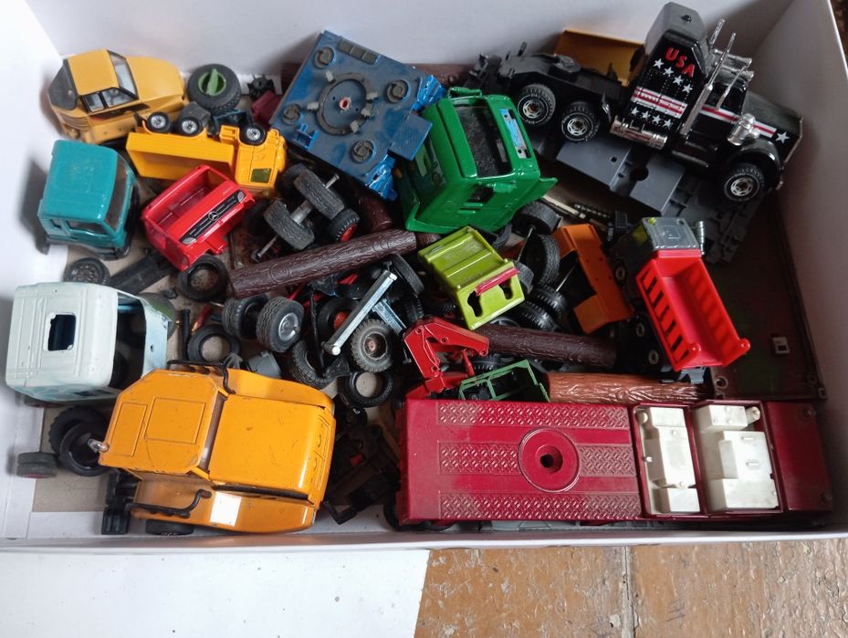 Zabawki siku ciężarówki