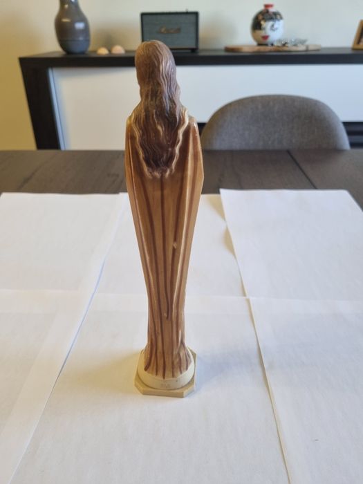 Pequena estatueta de nossa senhora de fátima