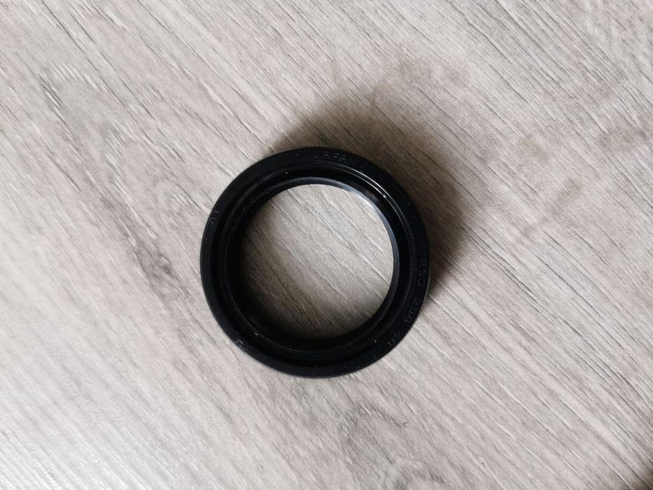 Yamaha YQ 50 aerox uszczelniacze olejowe zawieszenia przod lag