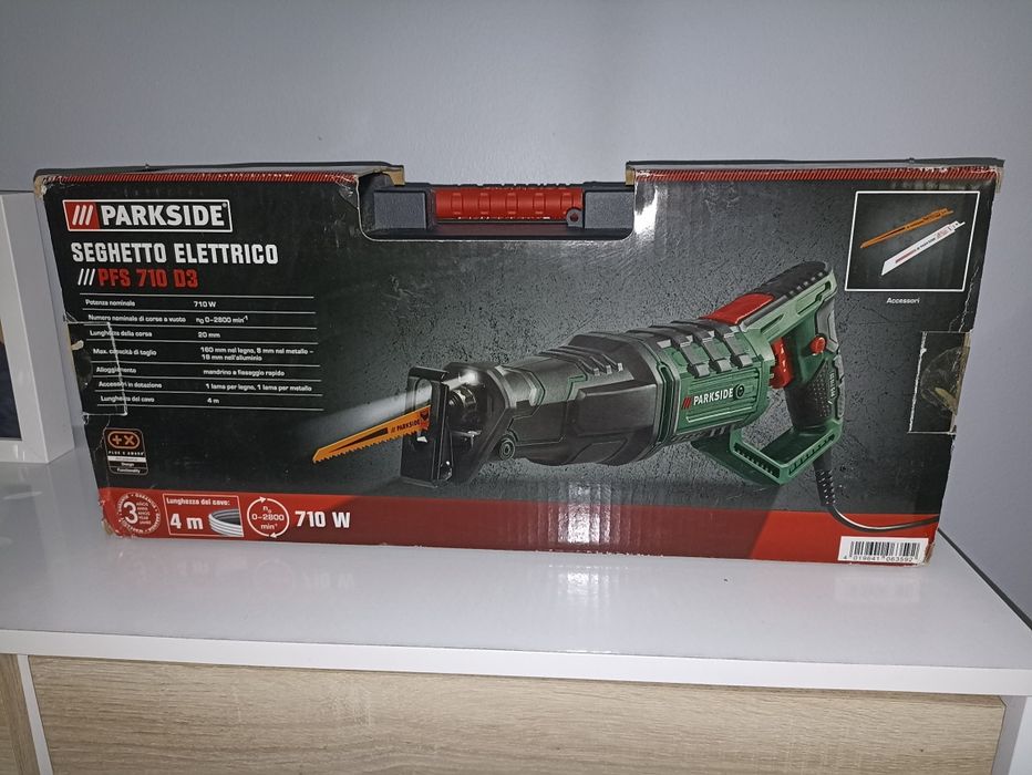 Serrote Elétrico / Serra Sabre Parkside PFS 710 D3 com Mala