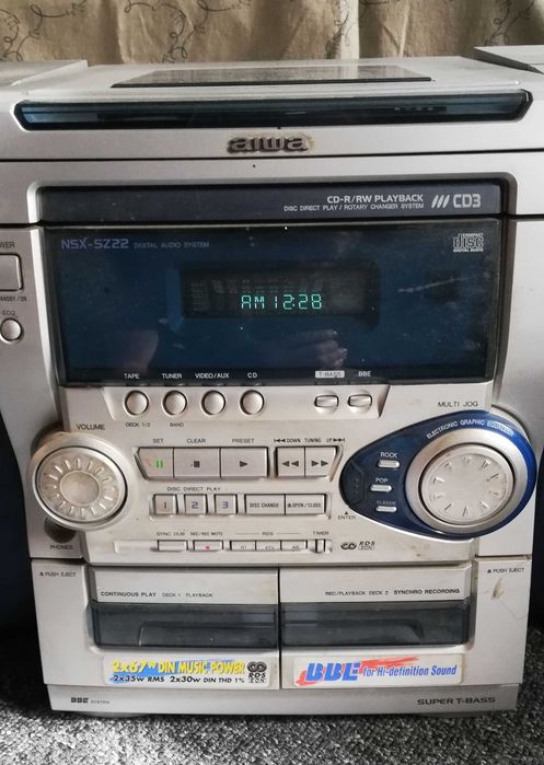 Wieża Aiwa nsx-sz22 uszkodzona.