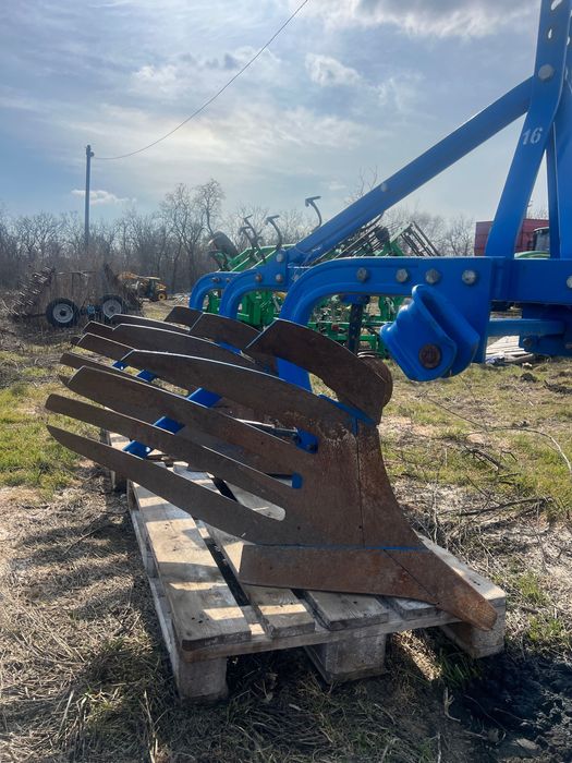 Продам плуг онлю трикорпусний