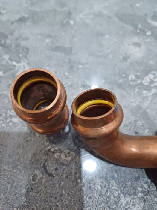 Złączka i kolanko do gazu rozmiar 22