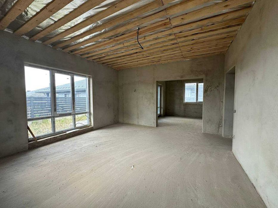 Продам  будинок Американку з гаражем, з земельною ділянкою!!