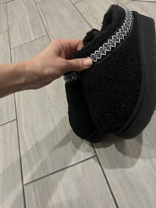 Чорні короткі уггі на осінь-зима