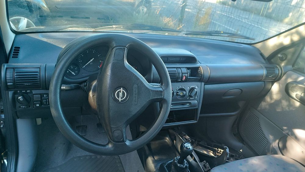 Opel Corsa B 1999 Ecotec Acidentado (Para Peças) - Amares