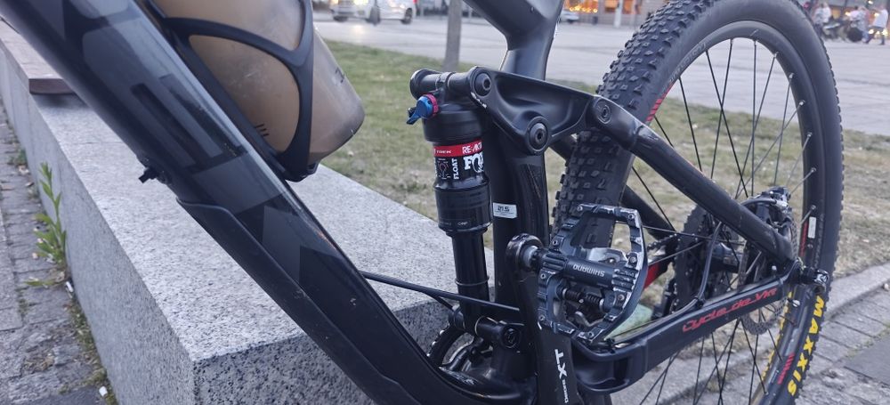 Trek Fuel EX 8 Full Suspension 29" (21,5")| Fox 34 RE:aktiv | Shimano XT  2019 plus komplet felg