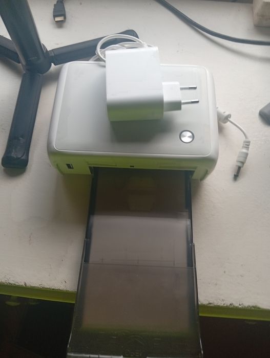 Enpresora de fotografia com papel e tinta  pronta a usar fonsiona com aplicação no telemóvel  ou tablet