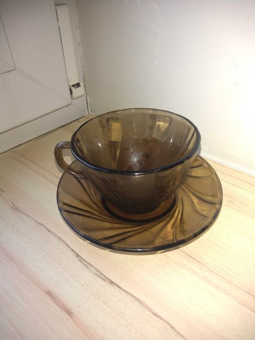 Чашка с блюдцем Duralex коричневая стеклянная