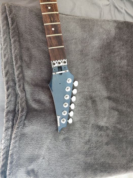 Guitarra Ibanez para restauro