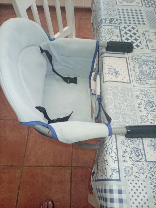 Cadeira de mesa para bebé