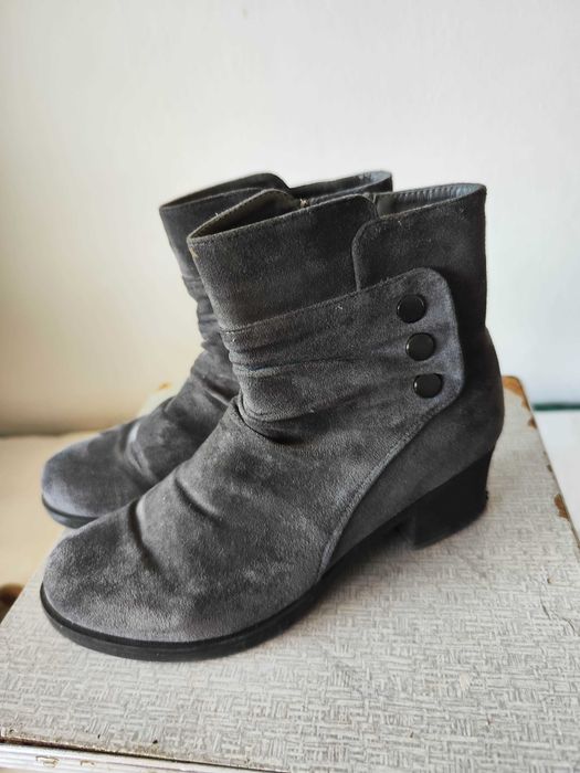 SUPER CENA Botki marki Divided H&M kolor czarny rozmiar 39 wkładka 24,5 cm Zimowe jesienne kozaki botki adidasy czółenka klapki pantofle mokasyny