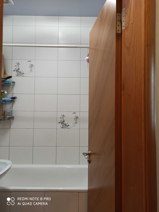 Продам  однокімнатну квартиру у центрі міста з капітальним  ремонтом та меблями