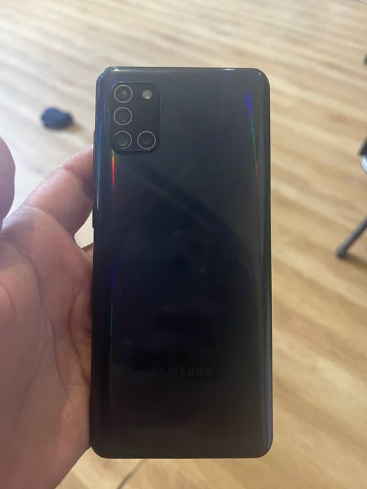 Samsung a31 2020 чи 2021