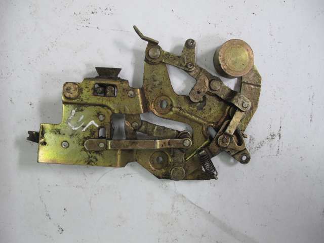 Замки, ручки та механізми Фольтсваген Volkswagen T4