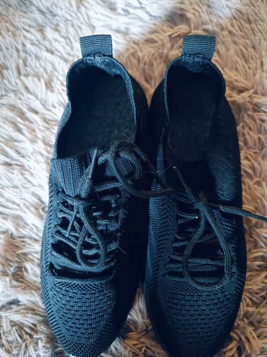 Lekkie czarne buty