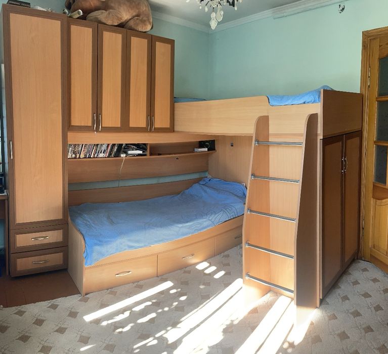 Обмін дитяче ліжко, дитяча стінка