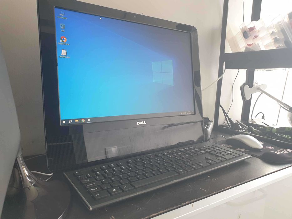 Komputer AIO Dell Vostro 320 - Intel Xeon, SSD, Win 10 Pro