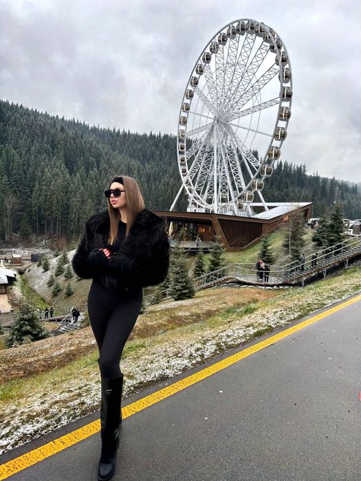 Шуба чорна розмір М/Л