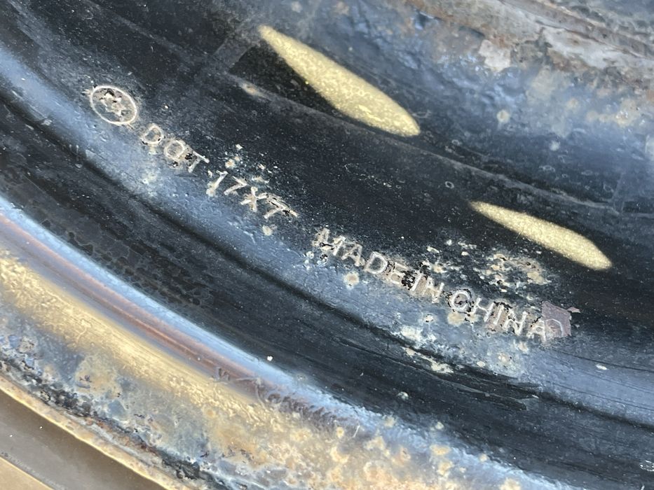 R17 диски Nissan 215/50R17 Michelin шини + диски