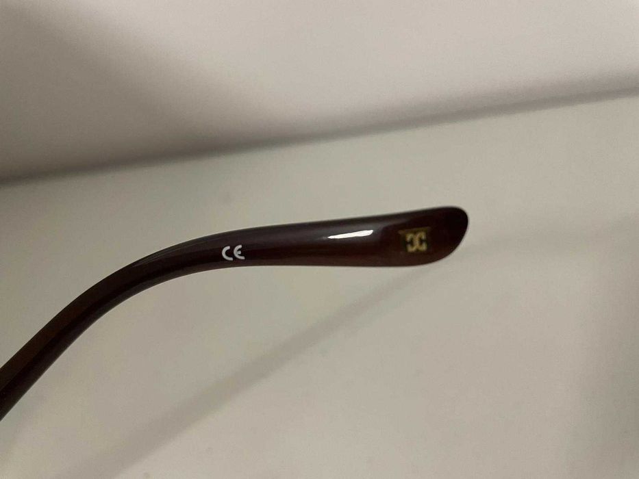 Óculos de sol marca "escada"