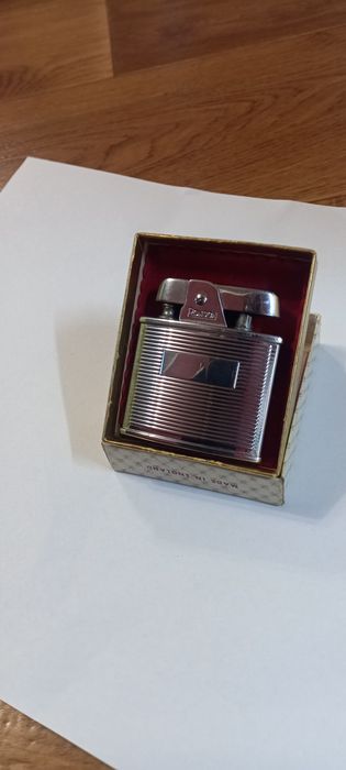 Зажигалка Ronson.