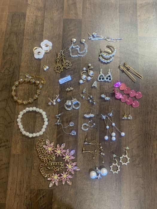 Біжутерія к гарному стані, є ПОДАРУНОК при покупці! Ціна договірна!!!