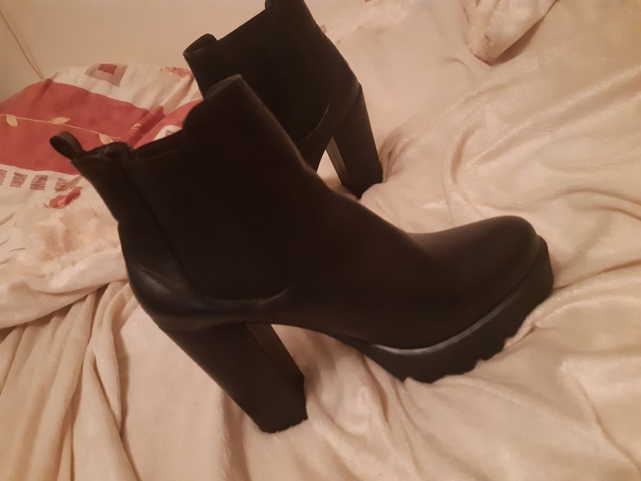 Botki na platformie czarne