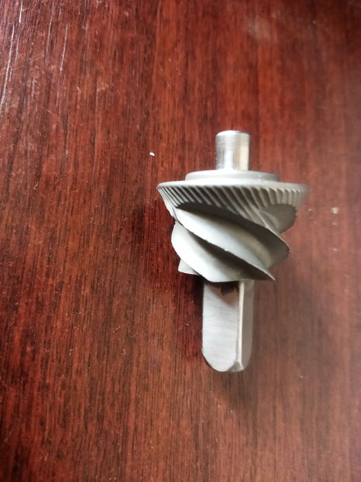 Ножы жернова для профессиональной кофемолки.