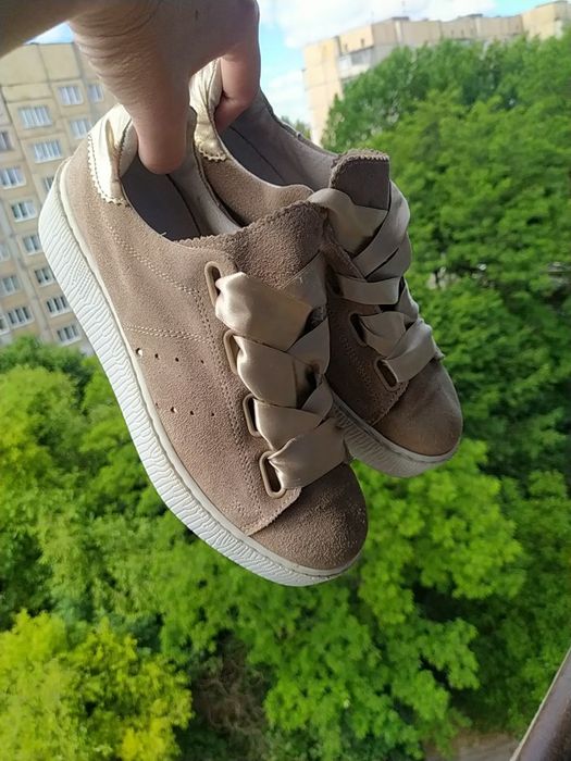 Стильні замшеві жіночі кросівки бренду TANG