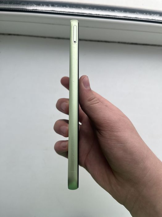 Продам Самсунг а24 на 128 гб