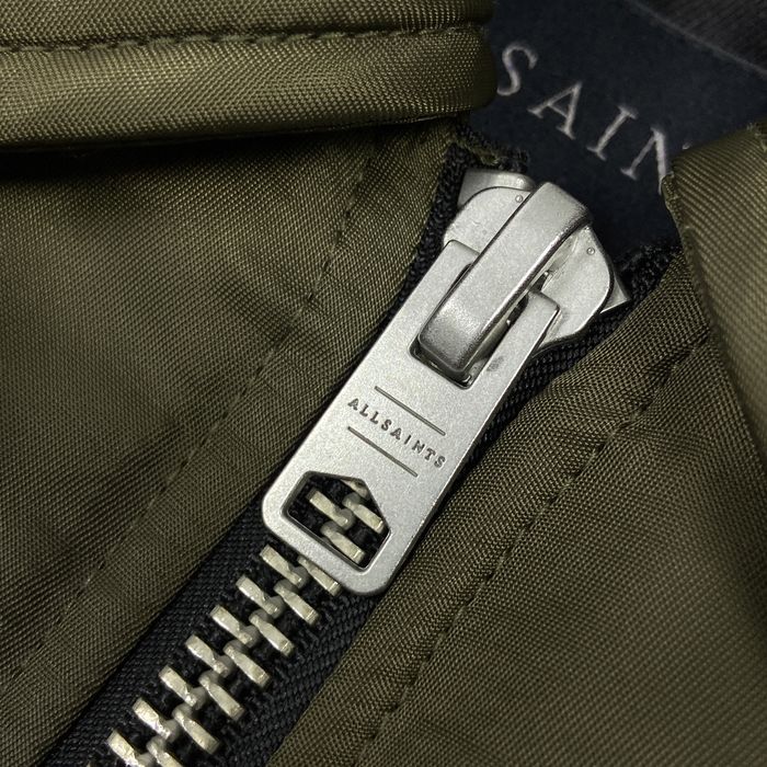 AllSaints — нейлоновий бомбер оверсайз крою